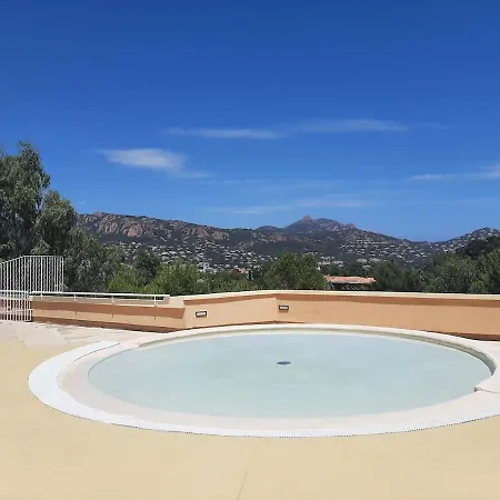 Renove, Super Equipe Avec Vue Magnifique Lägenhet *